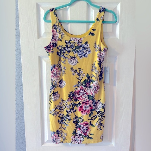 iris Dresses & Skirts - NWT Iris dress size large